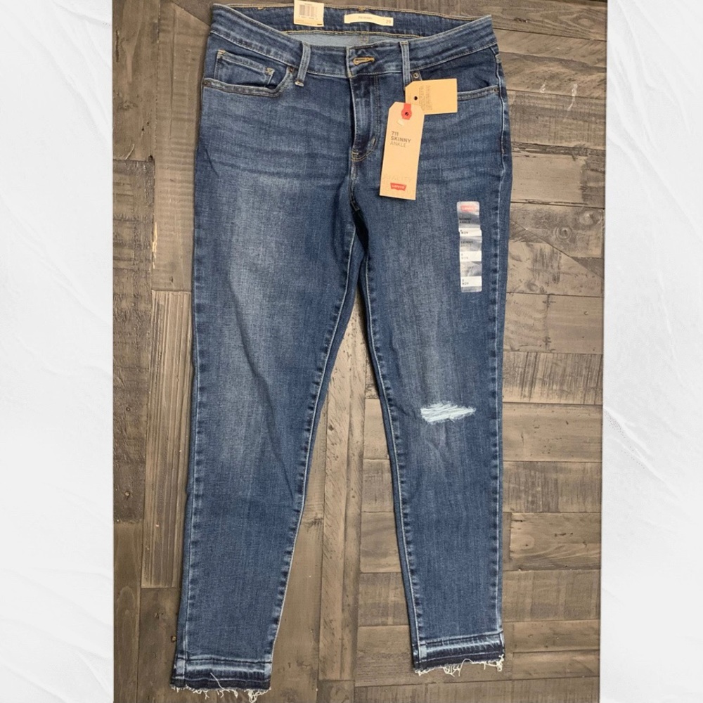 Levi's Women's 711 Skinny Ankle Jeans - Picture 4 of 5